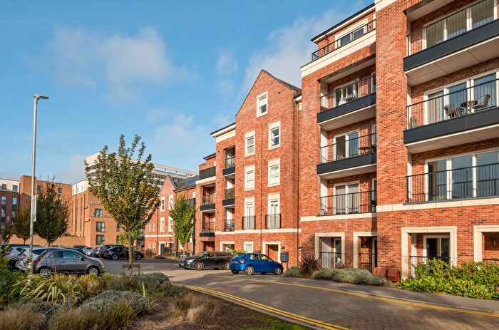1 Bedroom Flat For Sale In Oregon Court, Toye Avenue, Whetstone, N20