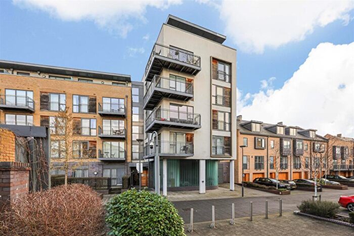 2 Bedroom Apartment For Sale In Kingsley Walk, Cambridge, CB5