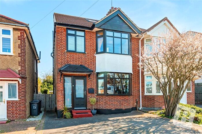 4 Bedroom Semi-Detached House For Sale In Mascalls Lane, Brentwood, Essex, CM14