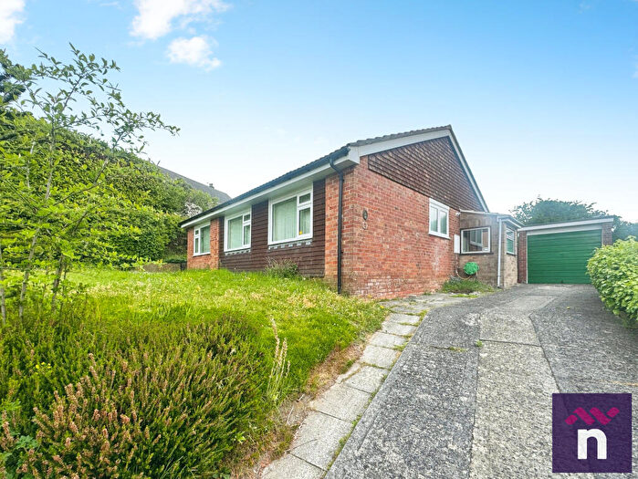 3 Bedroom Bungalow For Sale In Ebble Crescent, Warminster, BA12