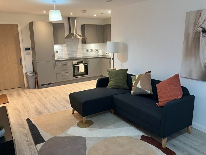 2 Bedroom Apartment To Rent In Parkview, Darwin Street, B12