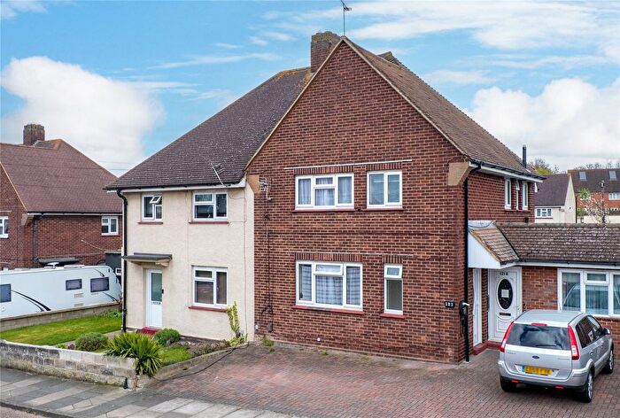 3 Bedroom Terraced House For Sale In Hampton Crescent, Gravesend, Kent, DA12