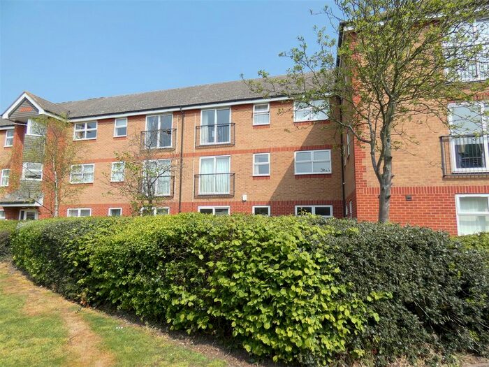 2 Bedroom Flat To Rent In Blackthorn Close, Cambridge, CB4