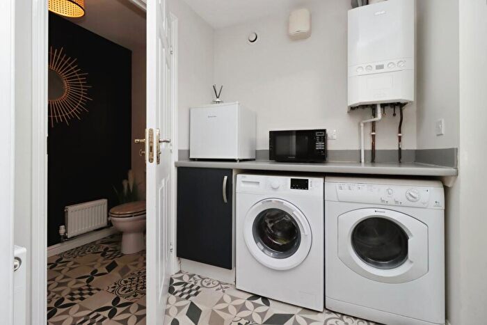 4 Bedroom Detached House For Sale In Trinity Crescent, Kelty, Fife, KY4