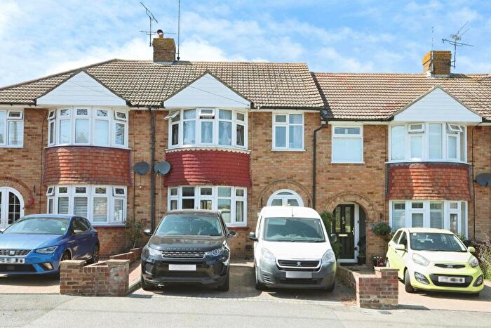 3 Bedroom Terraced House For Sale In Suffolk Avenue, Rainham, Gillingham, Kent, ME8