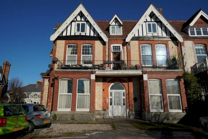 2 Bedroom Flat To Rent In Queens Gate, Lipson, Plymouth, PL4