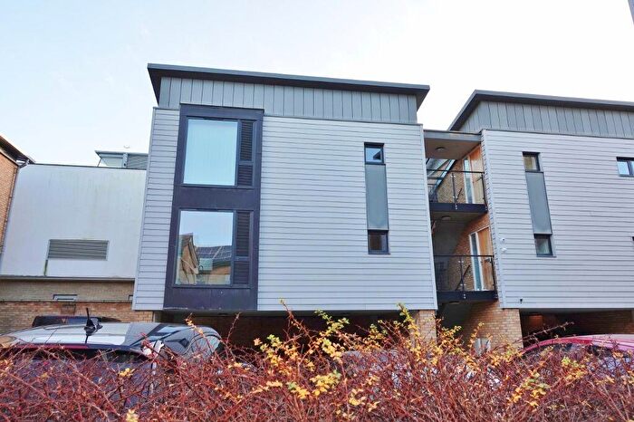 1 Bedroom Flat To Rent In Auckland Road, Cambridge, CB5