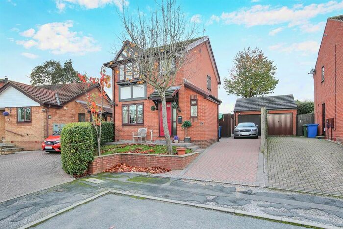 3 Bedroom Detached House For Sale In Hawthorne Way, Ashgate, Chesterfield, S42