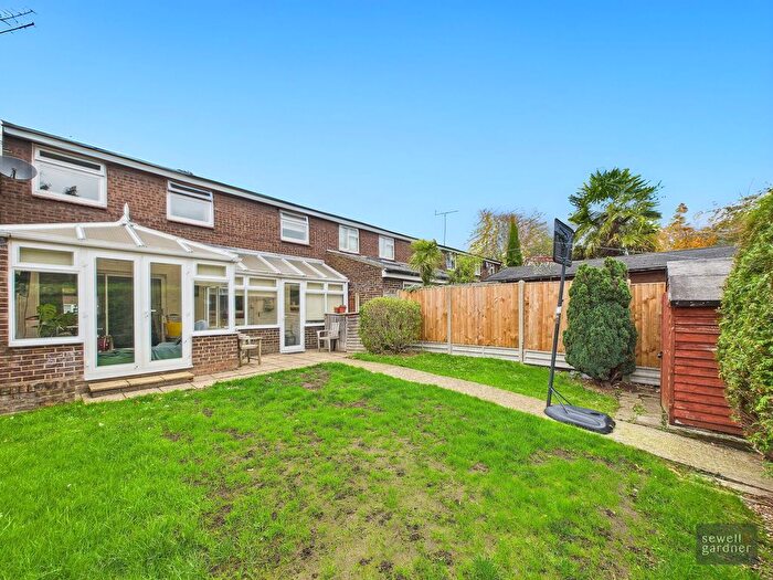 4 Bedroom Terraced House For Sale In Curtis Close, Mill End, Rickmansworth, WD3