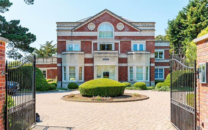 2 Bedroom Flat To Rent In Baring Road, Cowes, PO31