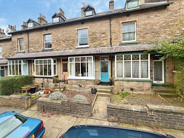4 Bedroom Terraced House For Sale In Leyburn Grove, Shipley, BD18
