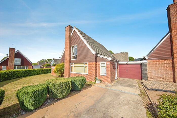 3 Bedroom Bungalow For Sale In Sandringham Close, Ipswich, IP2