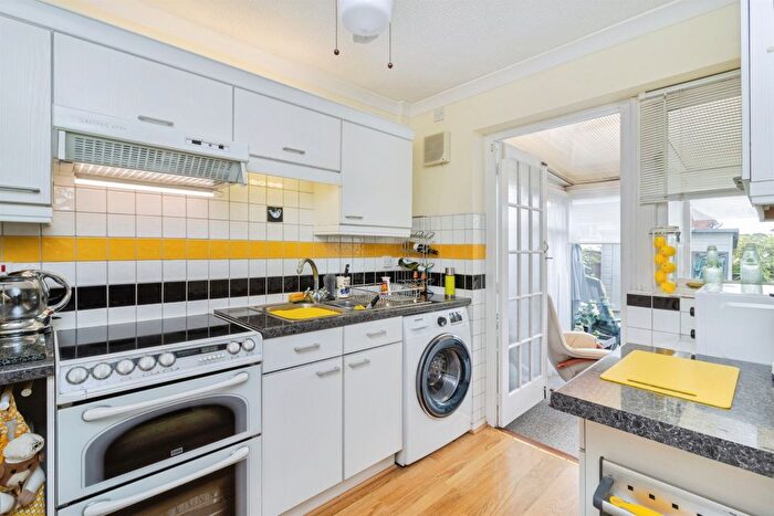 3 Bedroom End Terrace House For Sale In Foxhollows, Newton Abbot, TQ12