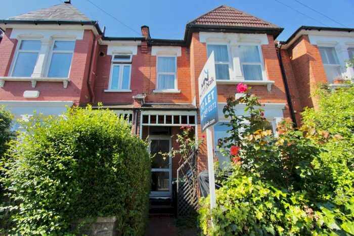 2 Bedroom Flat To Rent In Mannock Road, Turnpike Lane, London, N22