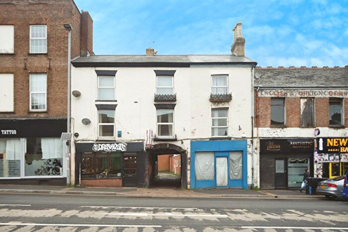 2 Bedroom Flat For Sale In East Reach, Taunton, TA1