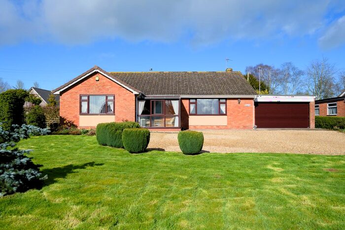 3 Bedroom Detached Bungalow For Sale In Tump Lane, Much Birch, Hereford, HR2