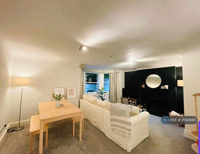 2 Bedroom Flat To Rent In Queenspark, London, NW6