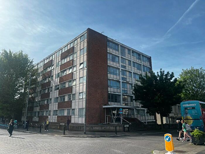 Garage / Parking To Rent In Goldstone Villas, Hove, East Sussex, BN3