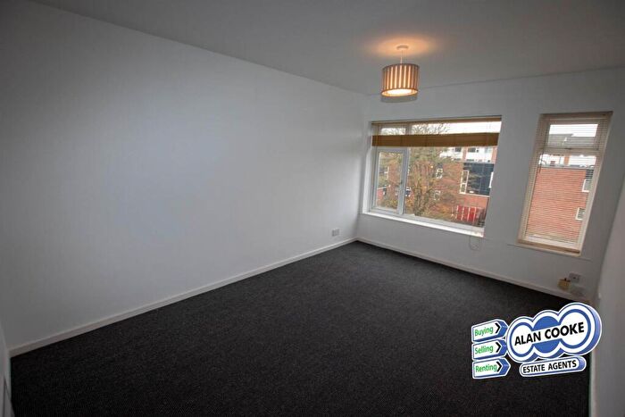 2 Bedroom Flat To Rent In Blackmoor Court, Alwoodley, LS17