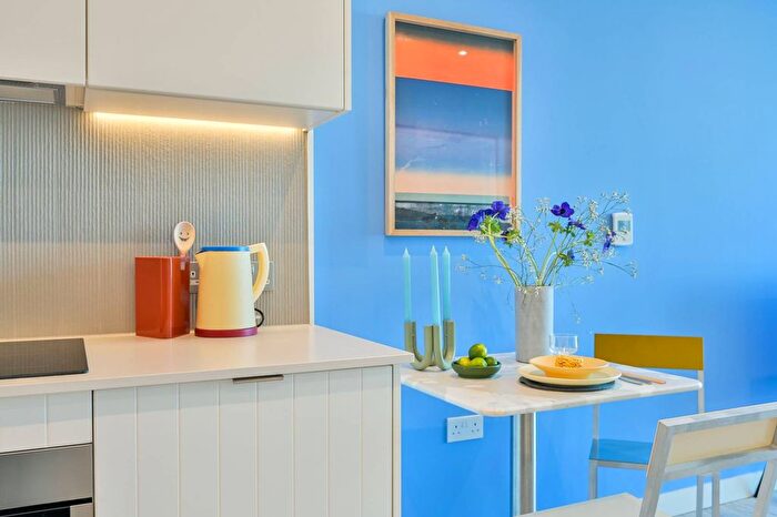 1 Bedroom Flat To Rent In Westfield Avenue, Stratford, London, E20