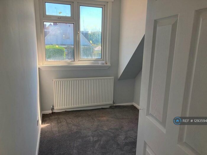 3 Bedroom Semi-Detached House To Rent In Ketton Close, Luton, LU2