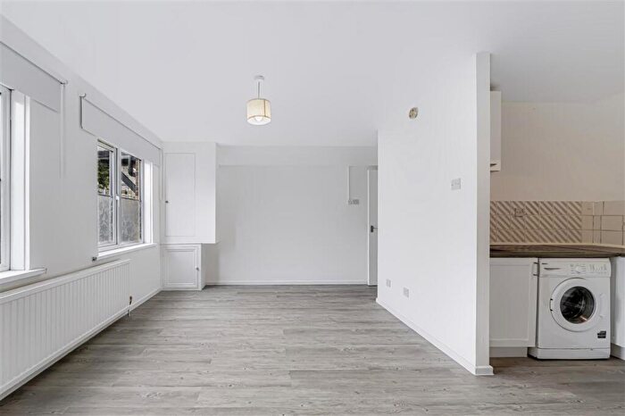 1 Bedroom Flat To Rent In High Street, E13