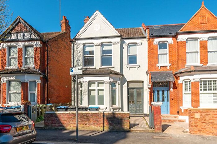 3 Bedroom Flat For Sale In Cranhurst Road, Willesden Green, London, NW2