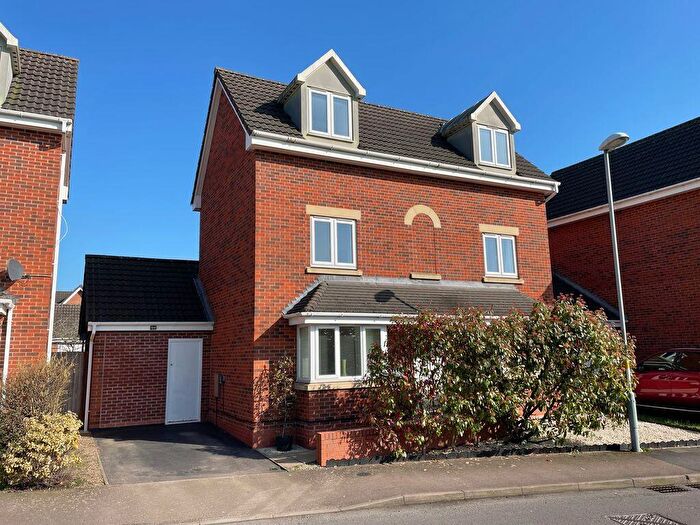 4 Bedroom Detached House For Sale In Jackdaw Road, Erdington, Birmingham, B23