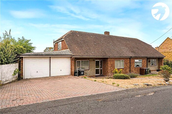 3 Bedroom Semi-detached House For Sale In Mounts Road, Greenhithe, Kent, DA9