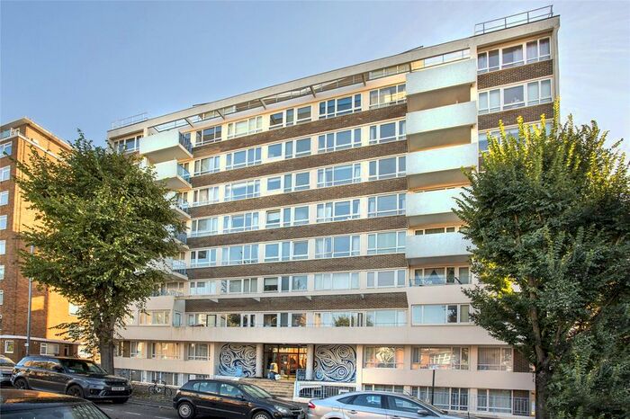 1 Bedroom Flat To Rent In Bowen Court, - The Drive, Hove, East Sussex, BN3