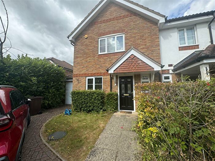 3 Bedroom House To Rent In Turnpike End, Aylesbury, HP21