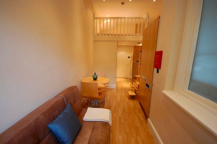 Studio To Rent In Gunterstone Road, West Kensington W14