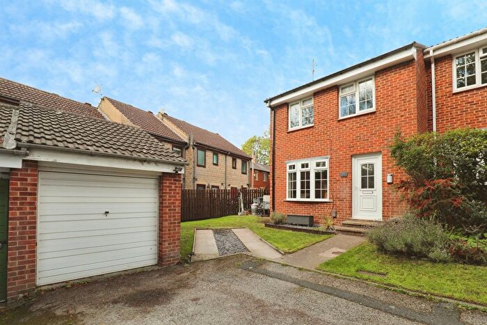 3 Bedroom End Of Terrace House For Sale In Park House Green, Harrogate, HG1