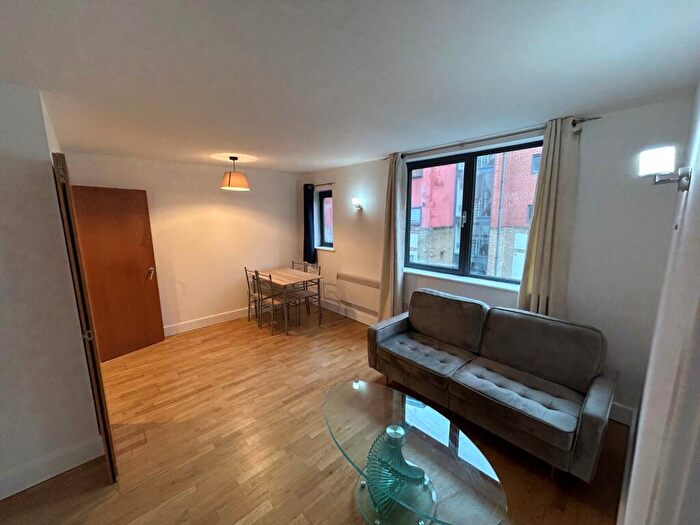 2 Bedroom Flat To Rent In Reservoir Studios, Cable Street, E1W