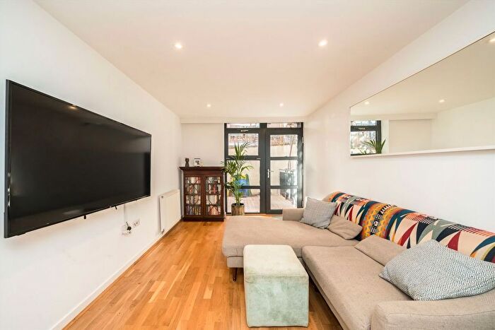 2 Bedroom Flat For Sale In Scott Avenue, Putney, SW15