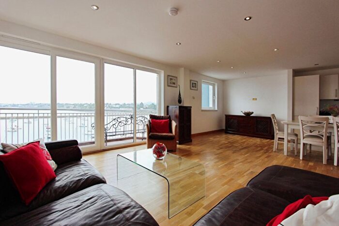 2 Bedroom Flat To Rent In Heron Place, Edinburgh, EH5