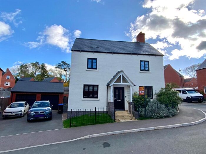 House For Sale In Newbury Street, Towcester, NN12