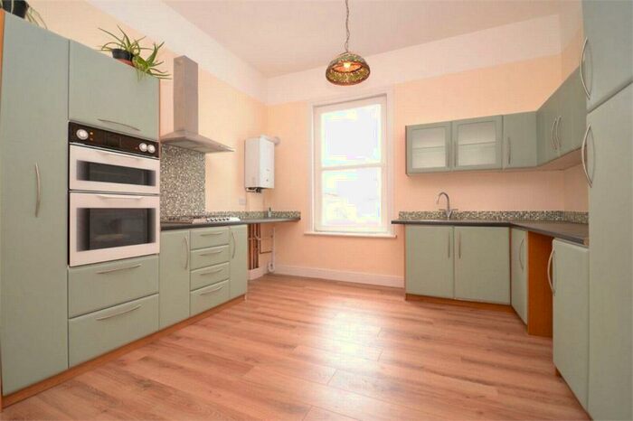 3 Bedroom Flat To Rent In Sandown, PO36