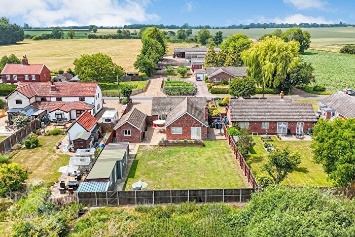 4 Bedroom Detached Bungalow For Sale In Common Road, Bressingham, Diss, IP22
