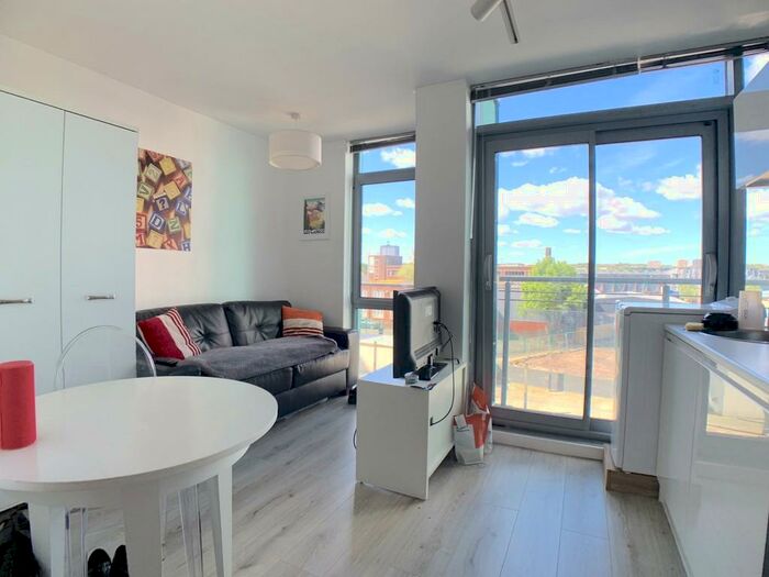 Studio To Rent In Manor Mills, Leeds City Centre, LS11