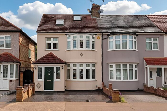5 Bedroom End Terrace House For Sale In Seymer Road, Romford, RM1