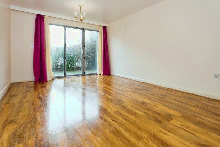 1 Bedroom Flat To Rent In Chieftain Way, Cambridge, CB4