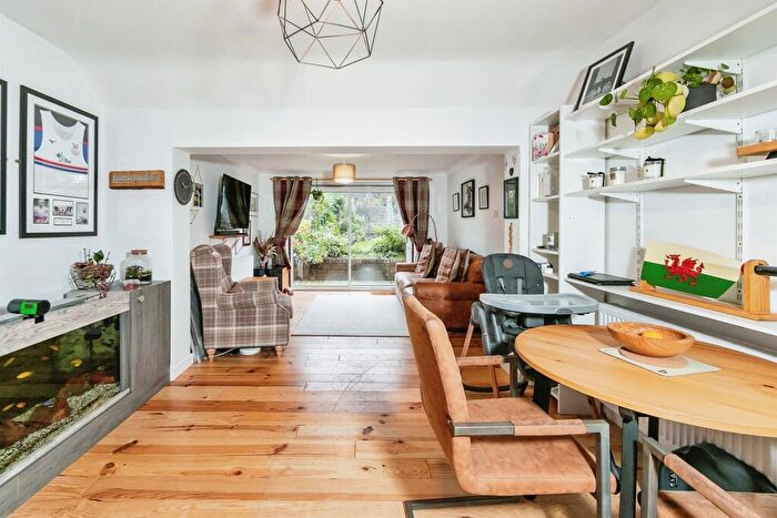 2 Bedroom Semi-Detached House For Sale In Oatlands Road, Shinfield, Reading, RG2