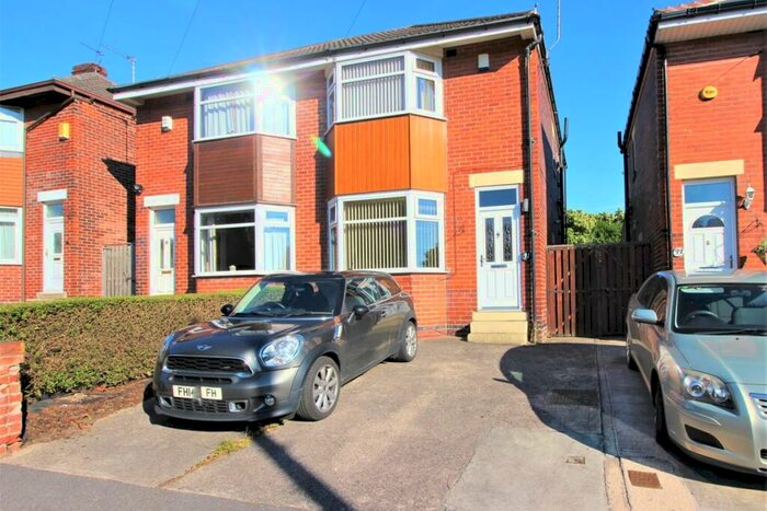 3 Bedroom Semi-Detached House To Rent In Handsworth Avenue, Sheffield, S9