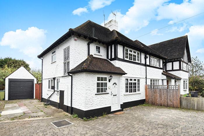 3 Bedroom House To Rent In Fairway, Petts Wood, BR5