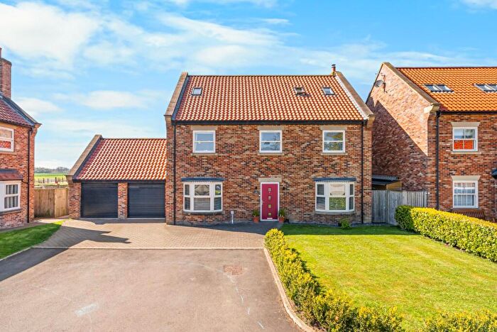 5 Bedroom Detached House For Sale In Hall Close, Church Fenton, Tadcaster, North Yorkshire, LS24