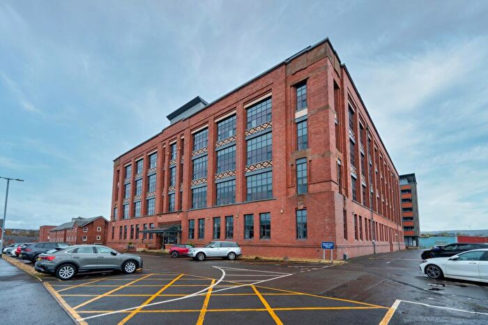 2 Bedroom Flat To Rent In Inverlair Avenue, Flat -, Shawlands, Glasgow, G43