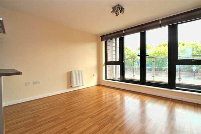 1 Bedroom Flat To Rent In Windsor Court, Mostyn Grove, Bow, London, E3