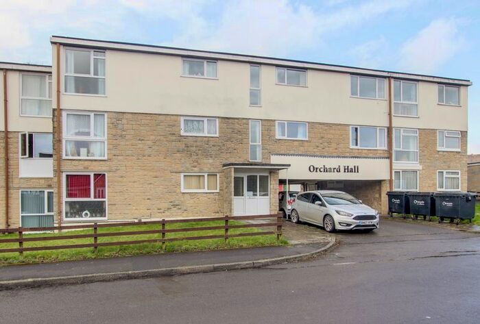 2 Bedroom Flat To Rent In Hawthorn Grove, Trowbridge, BA14