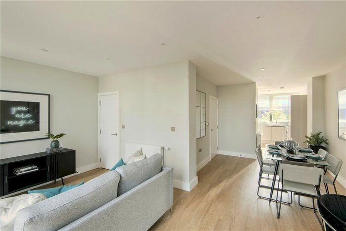 3 Bedroom Maisonette To Rent In Greyhound Parade, Wimbledon Grounds, London, SW17